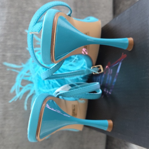 Liliana Turquoise Feathered Women's Sandals Sz 9 - Picture 6 of 10